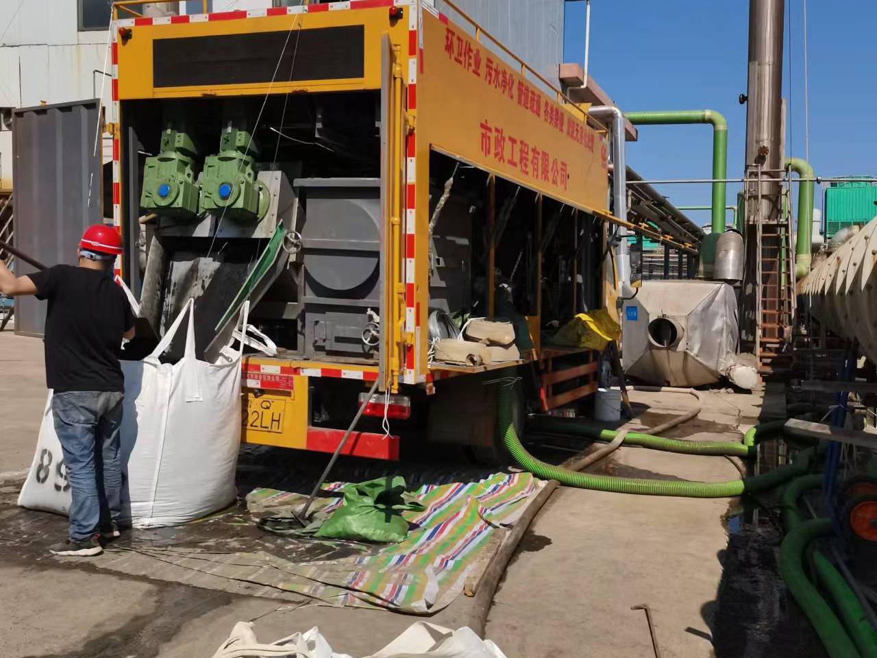 新巴尔虎右淤泥压干处理