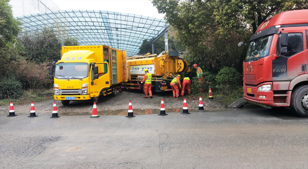 新巴尔虎右成区雨污水管网“四位一体”检测疏通项目